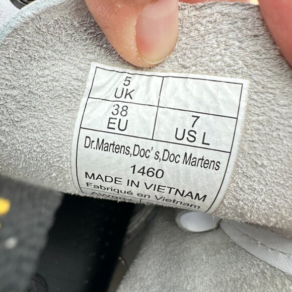 Dr. Martens The Original 1460 Women Size 7 White Leather 8 Hole Combat Boot - Picture 10 of 11